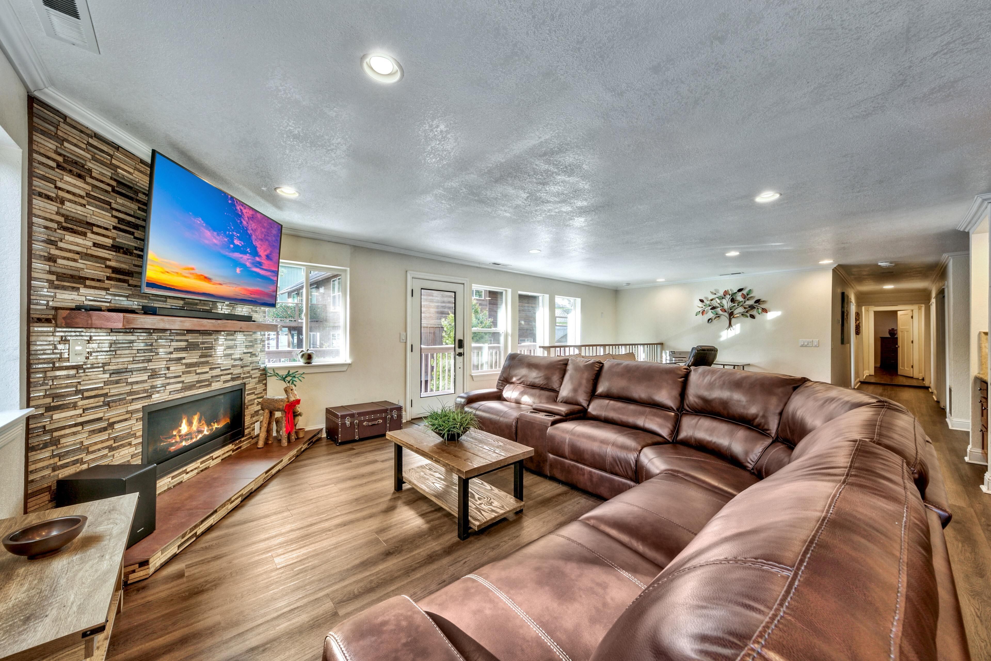 TV, fireplace, stereo