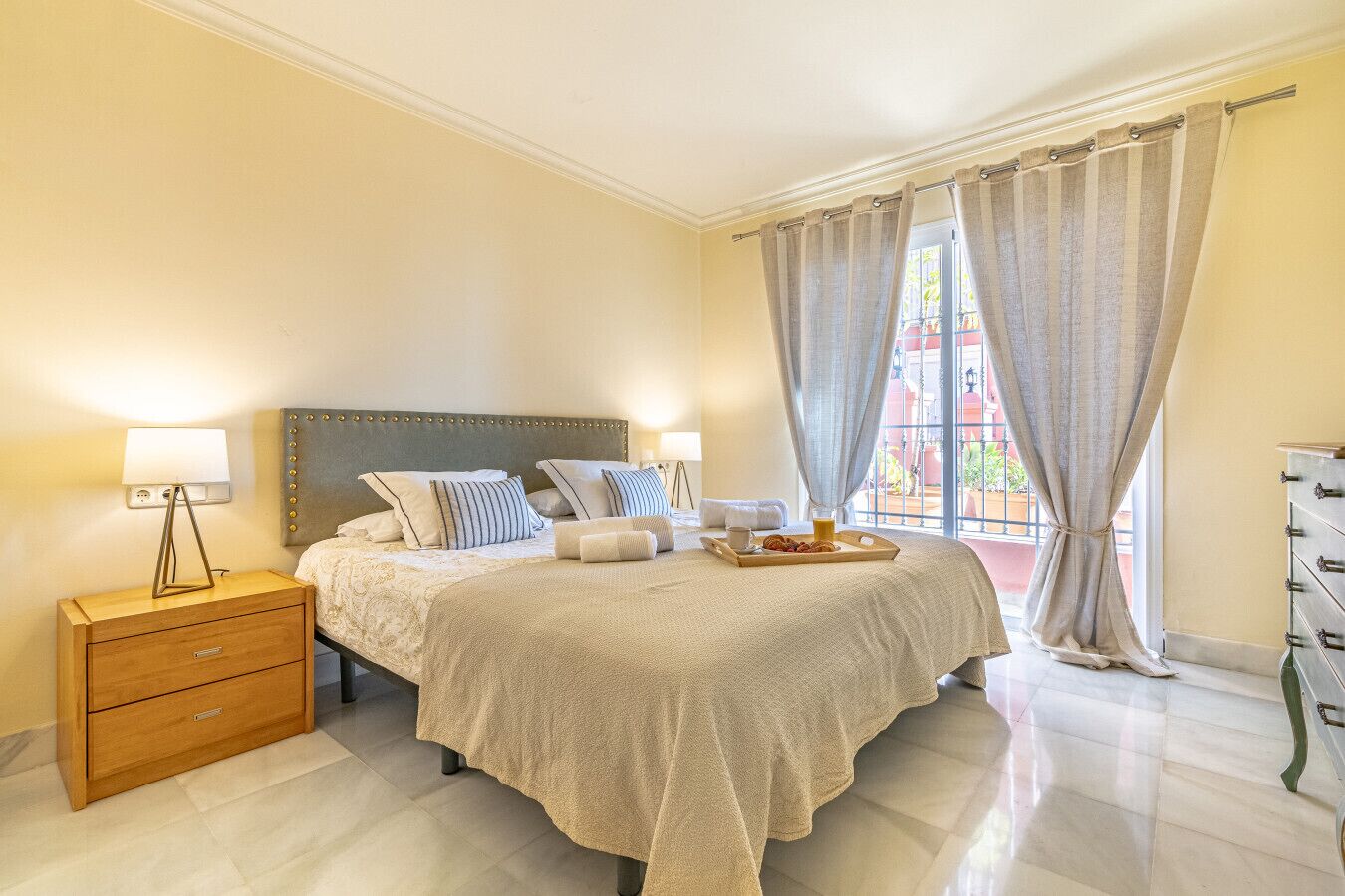 3 bedrooms, desk, iron/ironing board, travel cot