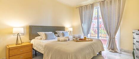 3 bedrooms, desk, iron/ironing board, travel cot