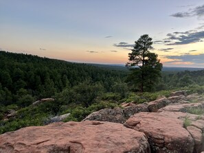 3 chambres, lit parapluie, Wi-Fi, draps fournis