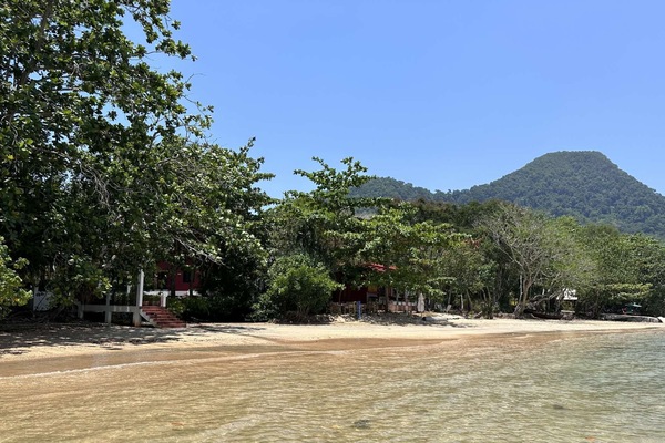 Ao Lubo with Piman Pu and Arthouse and Mt Pu