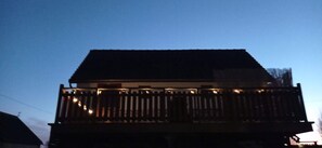 Exterior - Le Houx Blanc: Stylish 3 star apartment with pool, private jacuzzi and terrace (Mantilly)