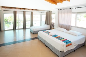 1 bedroom, WiFi, bed sheets - Habitación Superior Múltiple Con Balcón Cerca A La Playa (Coveñas)