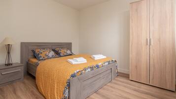 1 chambre, fer et planche Ă repasser, Wi-Fi gratuit, draps fournis