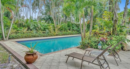 Modern 6BR Villa Resort Style Pool on Golf Course