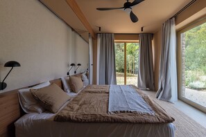 5 bedrooms, iron/ironing board, travel crib, free WiFi - Nine Olives Hvar (Stari Grad)