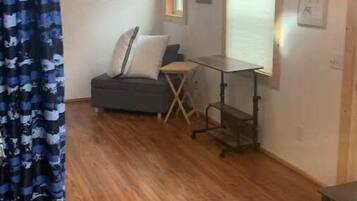 1 habitación, escritorio y wifi