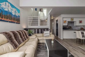 TV, fireplace, offices