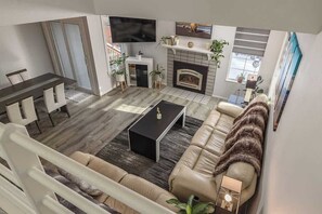 TV, fireplace, offices