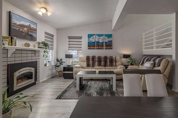 TV, fireplace, offices