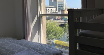 City Centre Skyline - Private Room with shared bathrooms