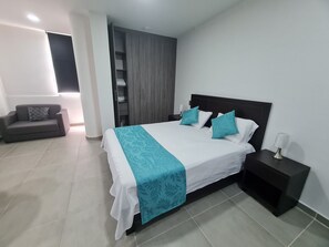 In-room safe, individually decorated, individually furnished, desk - 401 Moderno Aparta-Suite en Versalles Tipo Loft - Cali Tower Suites & Lofts (Cali)