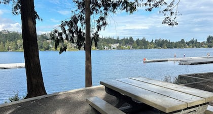 New Listing! Cozy one bedroom beach retreat with easy access to everything !!!