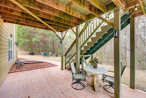 Pool Table & Patio: Cozy Lawrenceville Apt