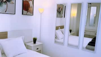 2 bedrooms, internet, bed sheets