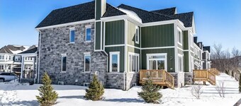 Blue Mountain Village Townhome 3 Bedroom w Shuttle