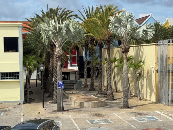 Shopping centre shuttle - Central Boutique Hotel (Oranjestad)
