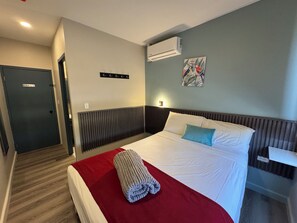 Design Double Room | Premium bedding, down duvets, Select Comfort beds - Central Boutique Hotel (Oranjestad)