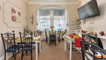 Daily English breakfast (GBP 9.50 per person)