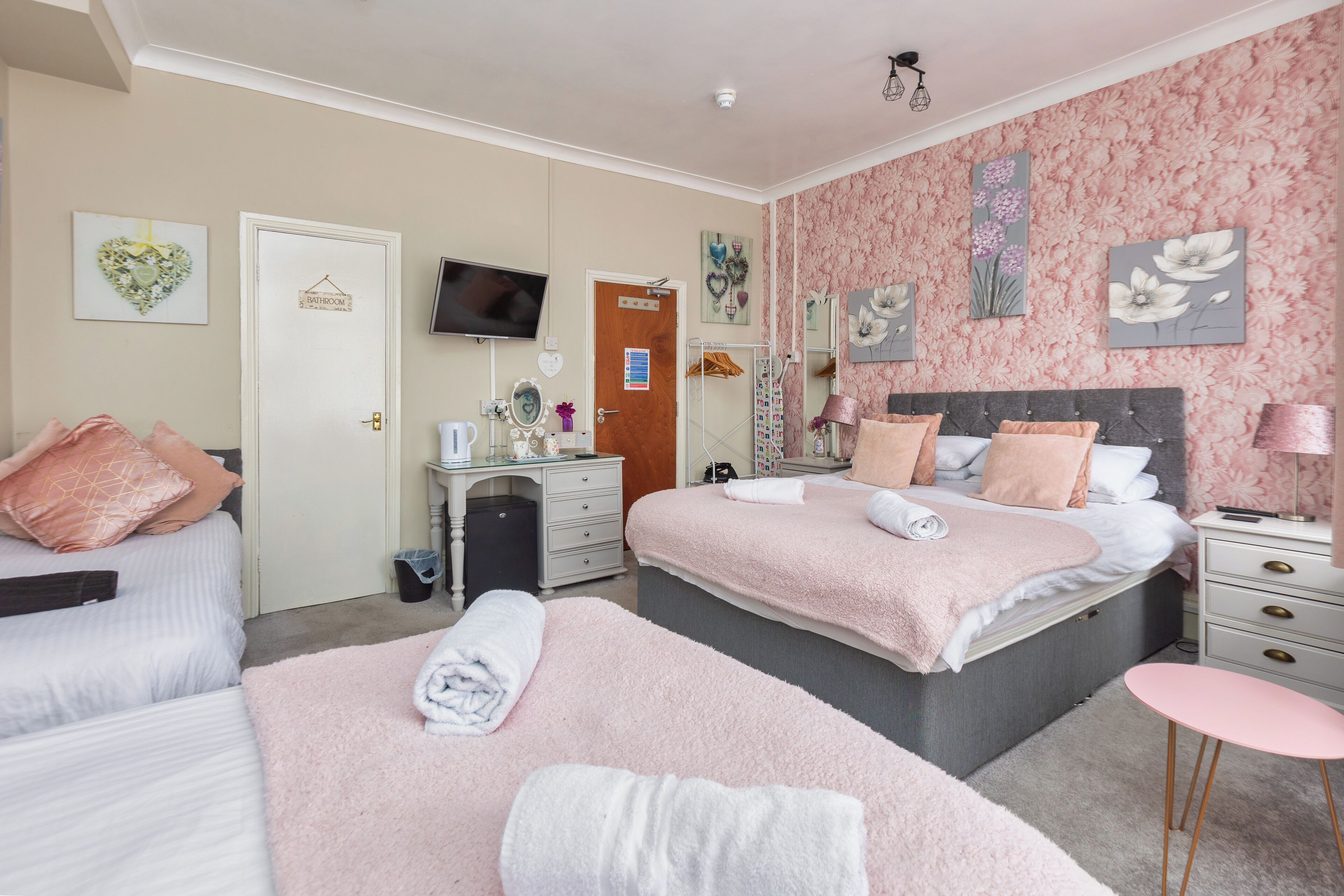 Family Room | Free WiFi