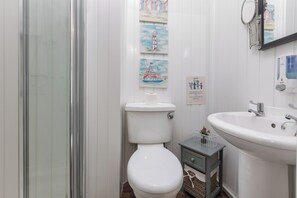 Family Room | Free WiFi - Friends Hotel (Blackpool)