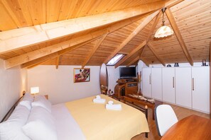 2 chambres, fer et planche à repasser, Wi-Fi, literie fournie