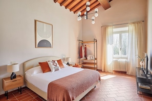 Suite, Private Bathroom, Garden View