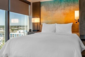 1 habitación, escritorio, tabla de planchar con plancha y wifi 