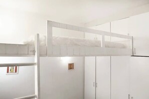 1 bedroom, WiFi, bed sheets - Studio Sá Ferreira (Copacabana Rio de Janeiro)