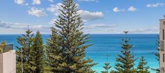 Coastal Scarborough Beach "Gem" Sleeps4!