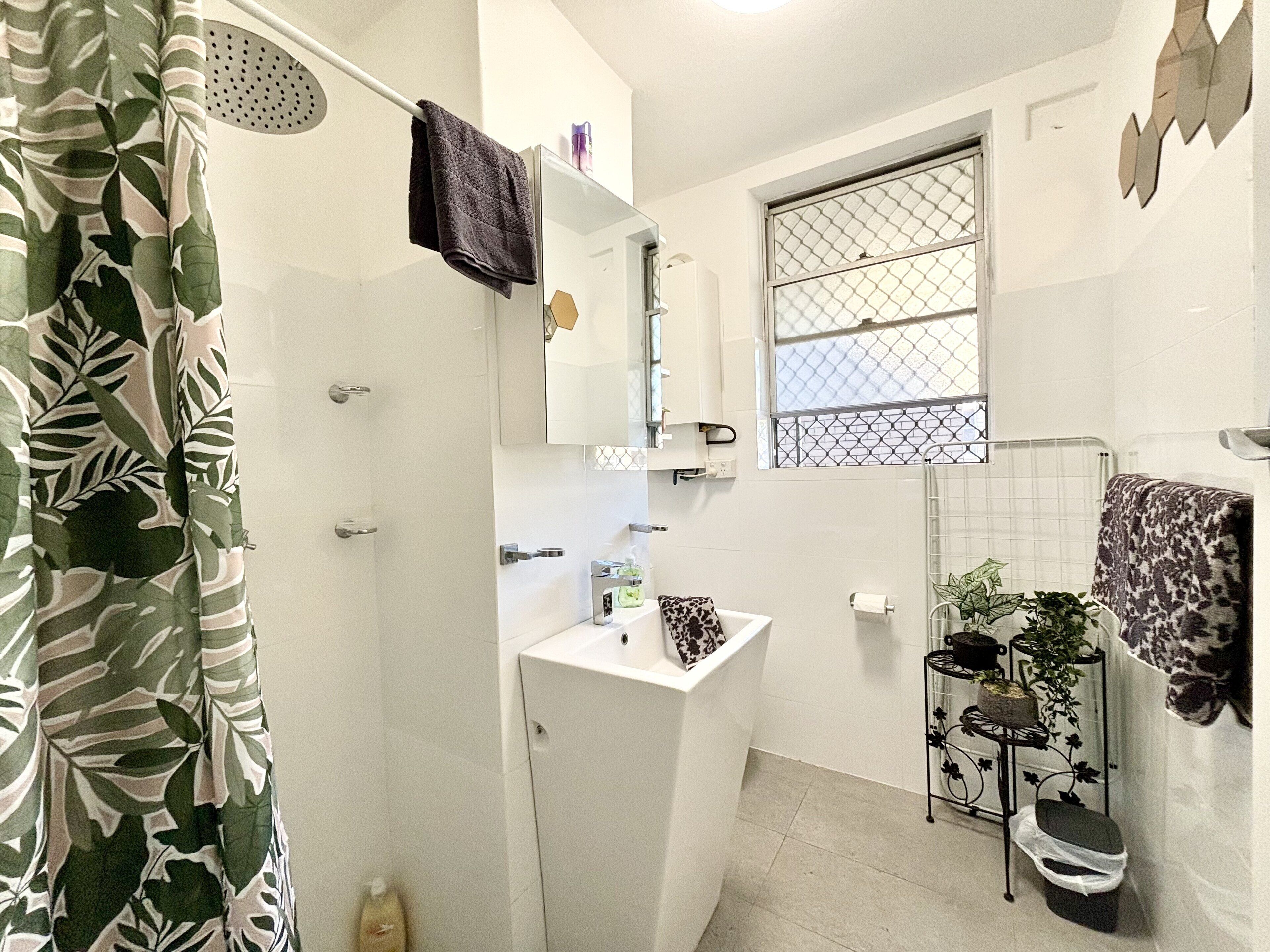 Hair dryer, towels