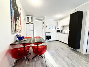 Dining - Serenity & Comfort in Subiaco 1 Bedroom Unit (Subiaco)