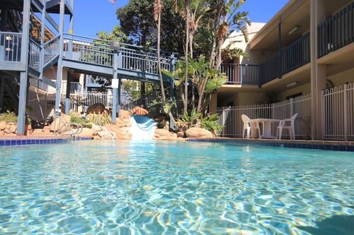 Coastal Salty Air 2Bedrm 2Bath w Ocean Views!