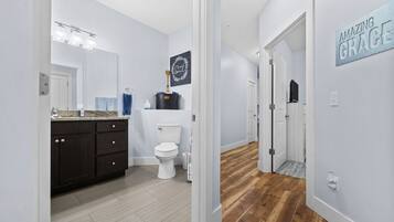 Luxury Condo | Bathroom