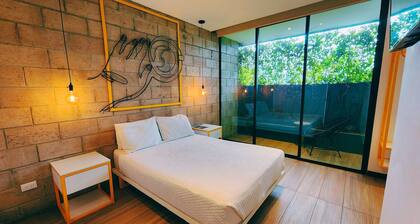 Bourbon Hostal