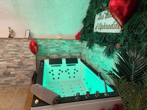 Bain à remous intérieur