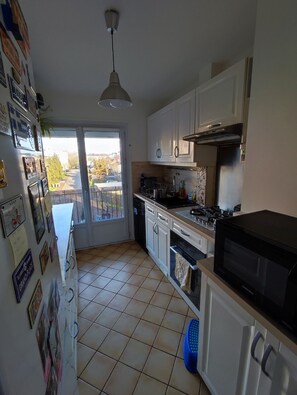 Private kitchen - Appartement 3 Pièces Proche de Nombreux Sites Olympiques (Maurepas)