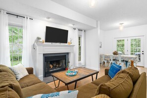 Luxury House | Living area - Gorgeous 2BDR Home near Downtown (Traverse City)