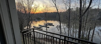 Lake Side Condo Getaway