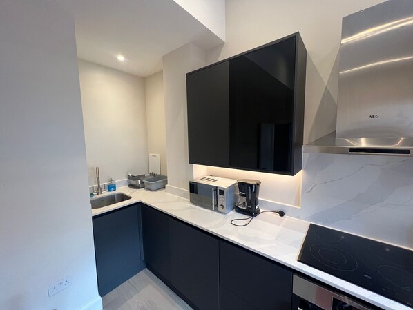 Private kitchen - 1 BR Flat opposite Richmond Tube Station 2 beds (Richmond)