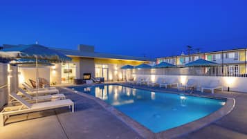 Seasonal outdoor pool