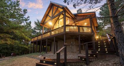 Secluded Family Fun! Mountain Cabin w/ PoolTable, HotTub, Firepit, Spa BathTub