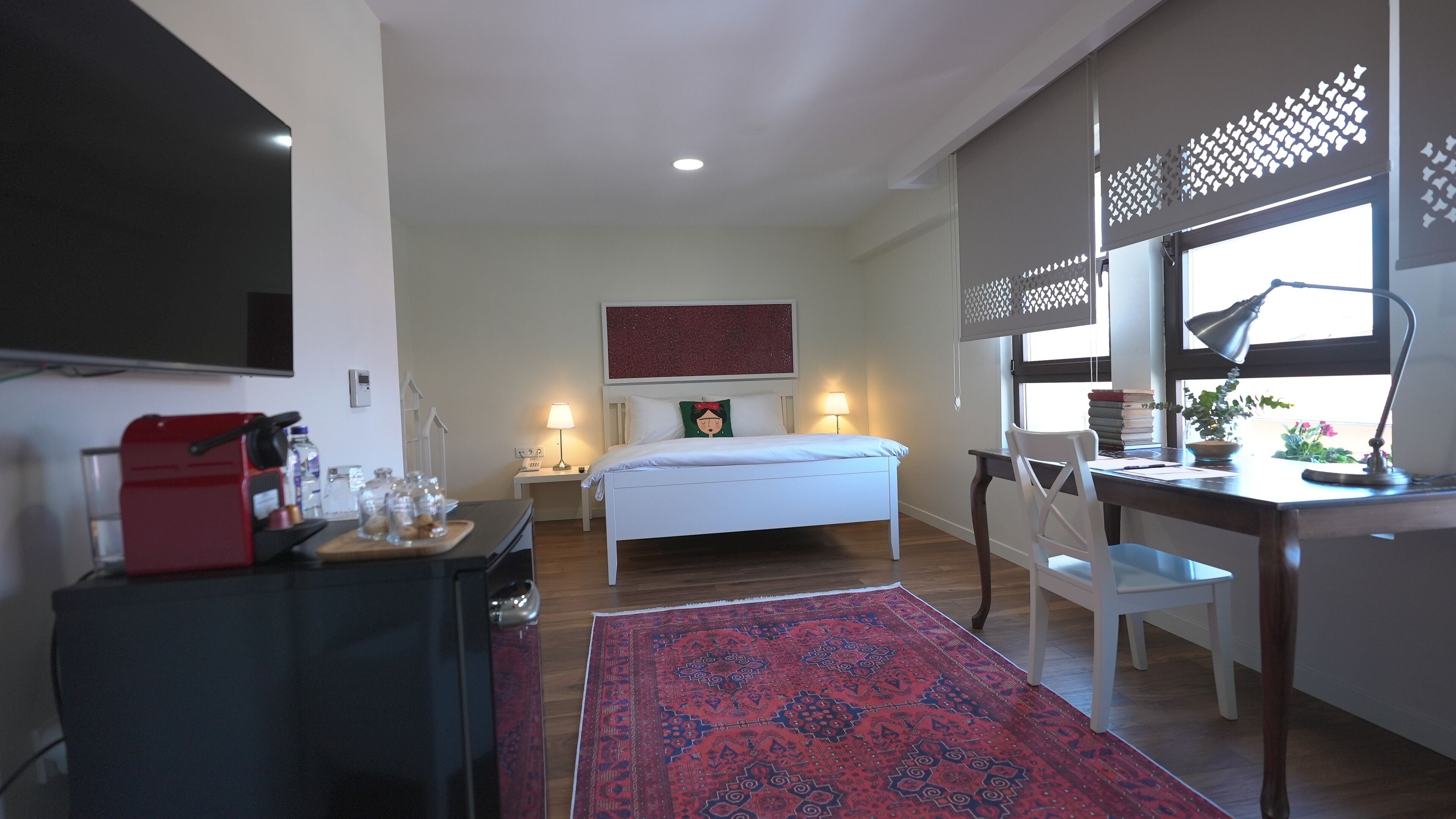 Suíte luxo | Roupas de cama premium, frigobar (abastecido com itens grátis)