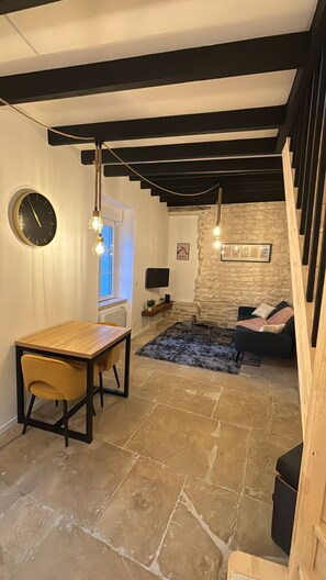 Interior - La Maison de Pierre (Chablis)