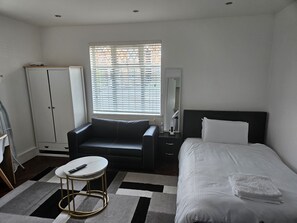 1 bedroom, desk, iron/ironing board, free WiFi