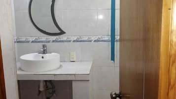 Asciugamani, sapone, carta igienica