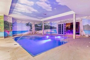 Casa, 4 habitaciones, alberca privada | Alberca | Alberca techada 