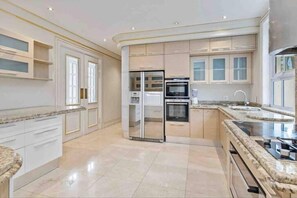 Ferienhaus, 4 Schlafzimmer, eigener Pool | Innenbereich