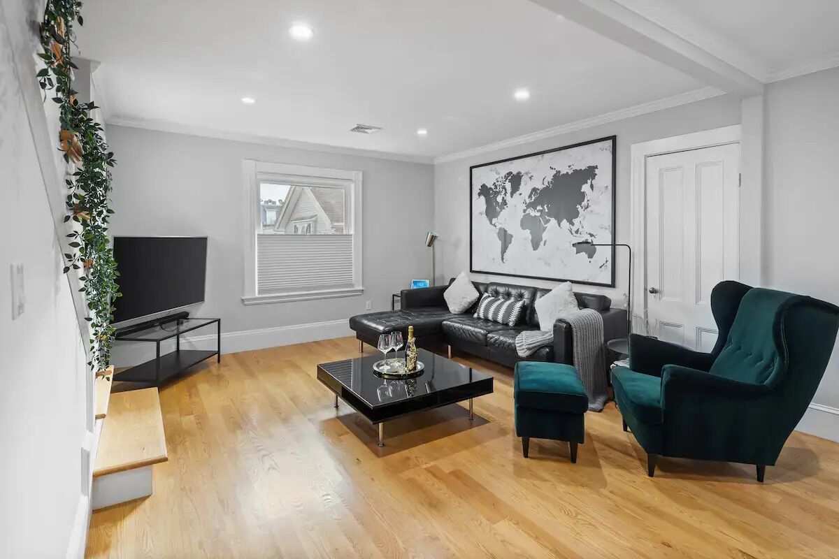 Modern Near Tufts & Boston 2BR w/ Office & Peloton