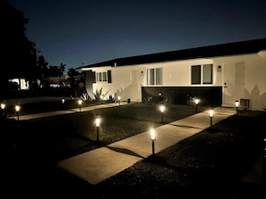 Exterior - Miami Casa Tropical Sunny Oasis 2BR & Office (Biscayne Park)